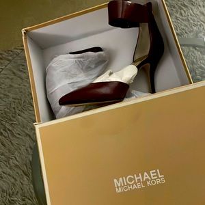 COPY - Michael Kors Guiliana mid ankle strap ,material patent ,Color claret, Si…